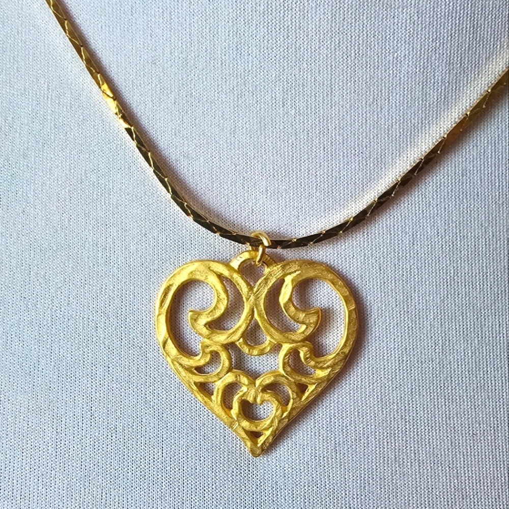 Vintage heart necklace Gold tone love sweetheart valentine's day